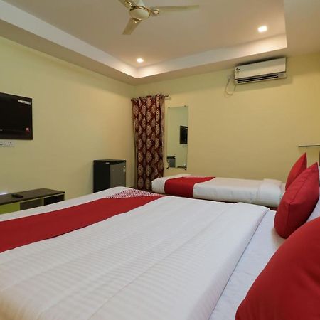 Oyo 29259 Hotel Rama Royal Nellore Kültér fotó