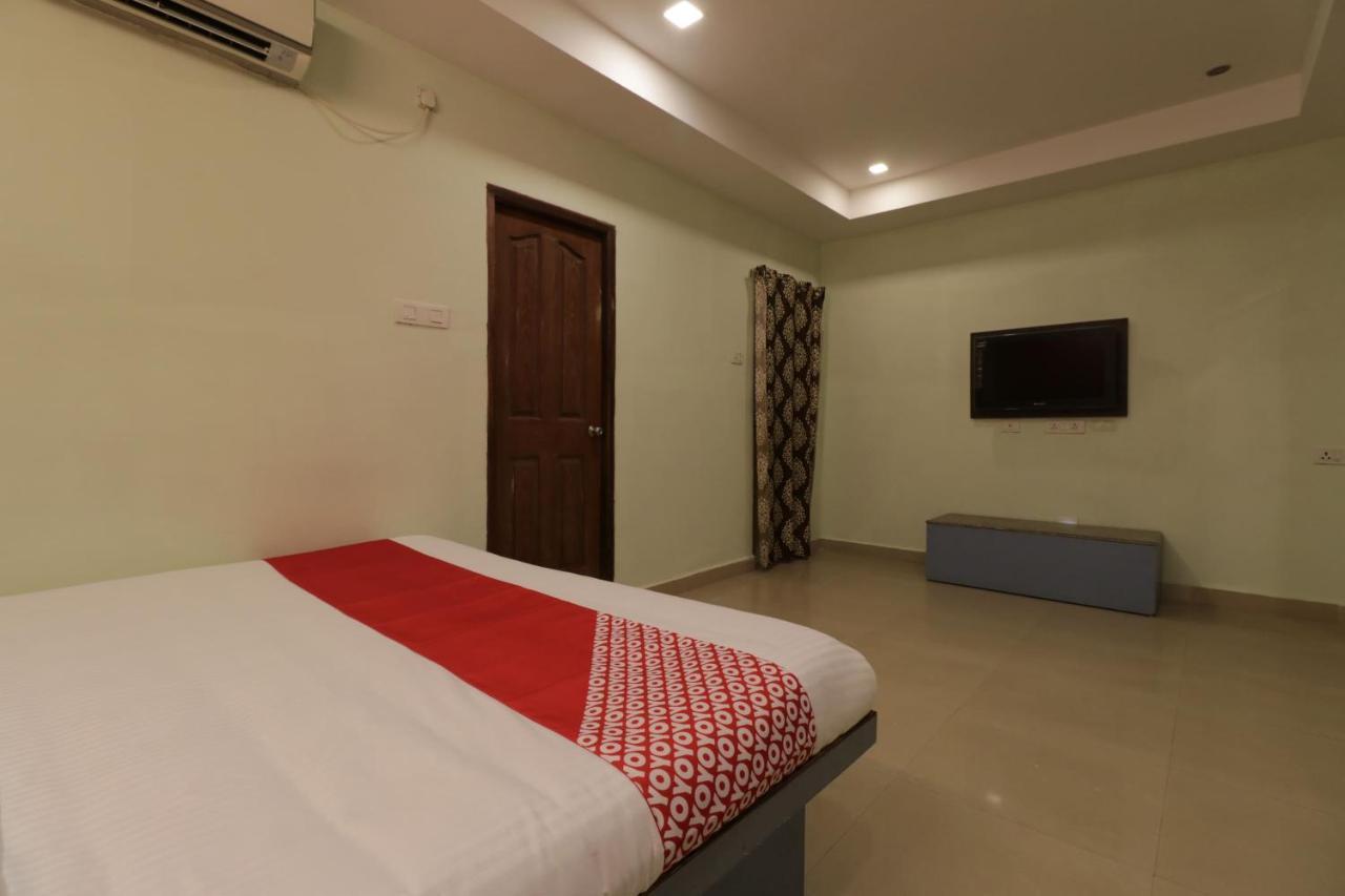 Oyo 29259 Hotel Rama Royal Nellore Kültér fotó