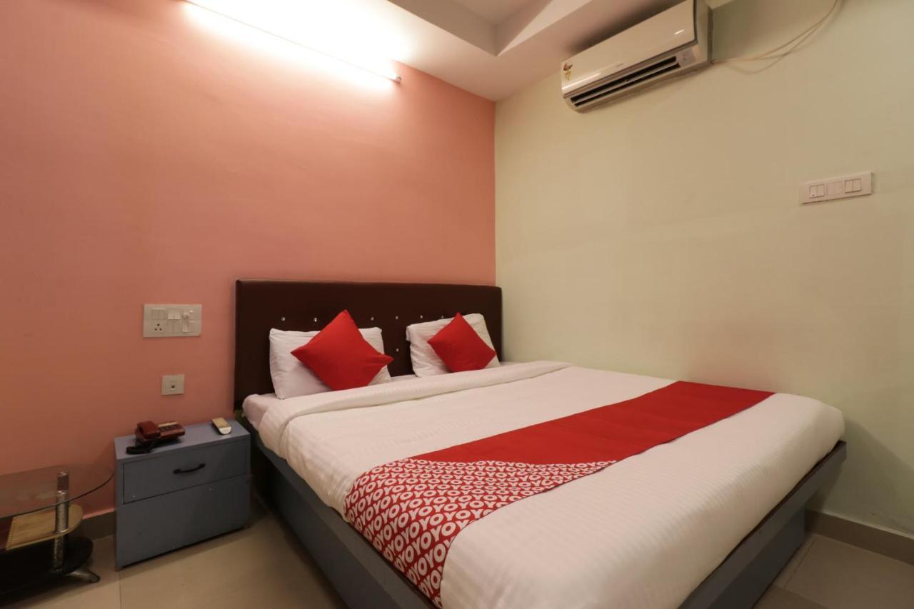 Oyo 29259 Hotel Rama Royal Nellore Kültér fotó