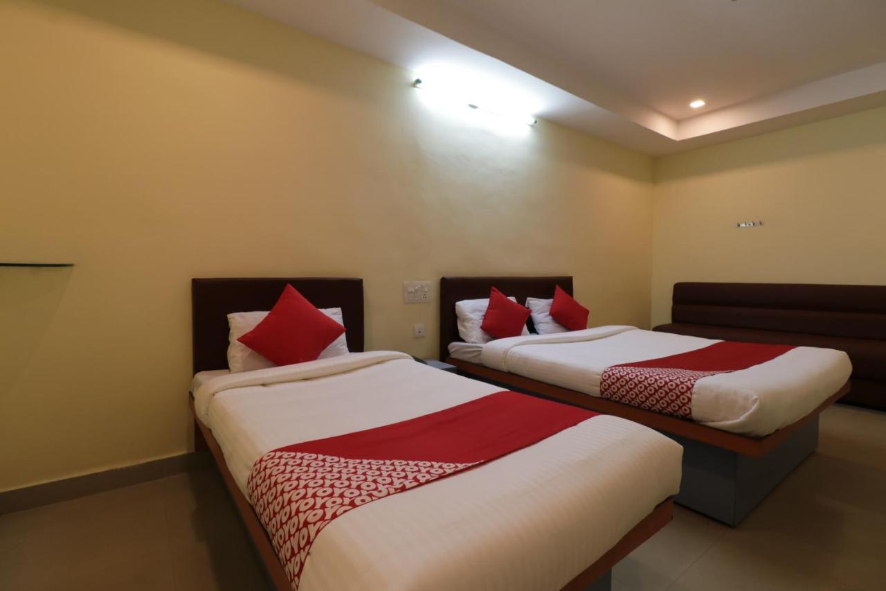 Oyo 29259 Hotel Rama Royal Nellore Kültér fotó