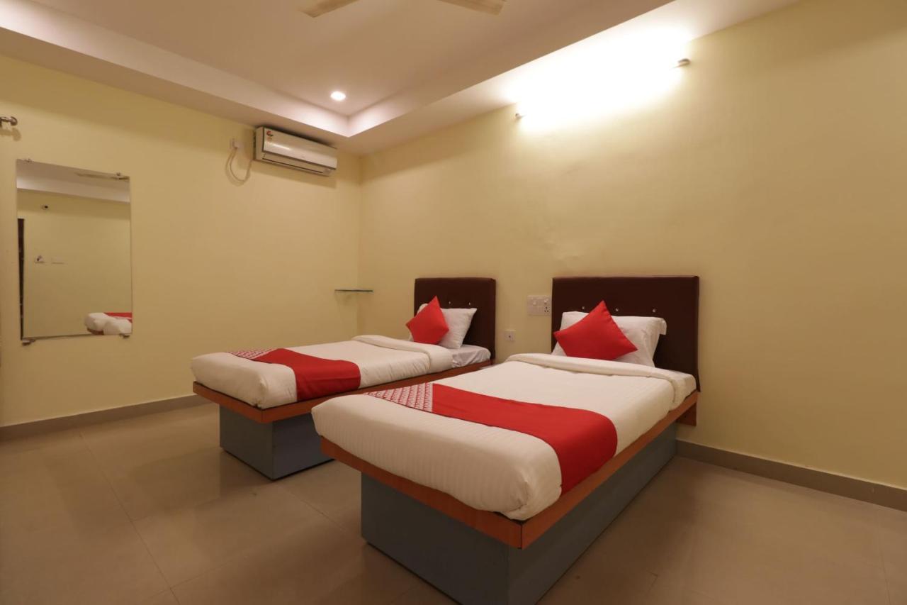 Oyo 29259 Hotel Rama Royal Nellore Kültér fotó