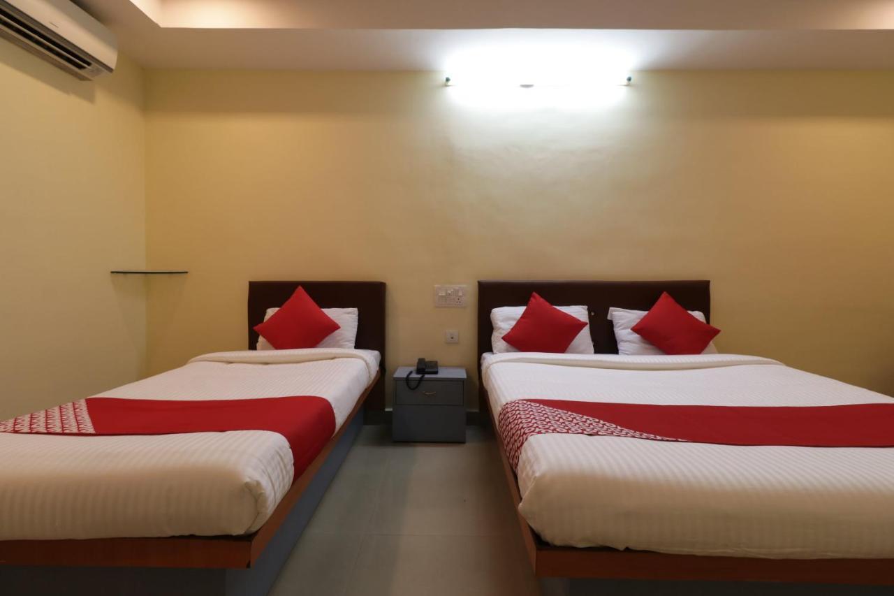 Oyo 29259 Hotel Rama Royal Nellore Kültér fotó