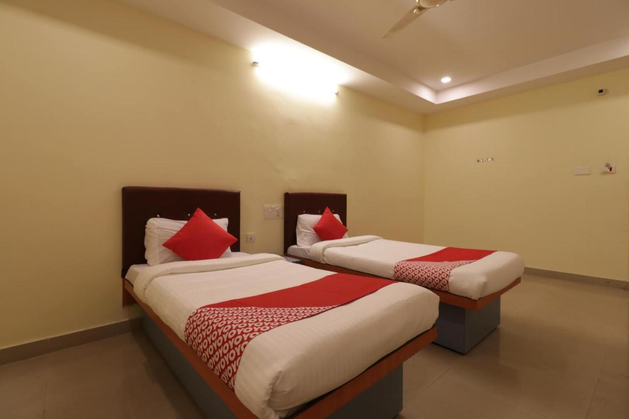 Oyo 29259 Hotel Rama Royal Nellore Kültér fotó