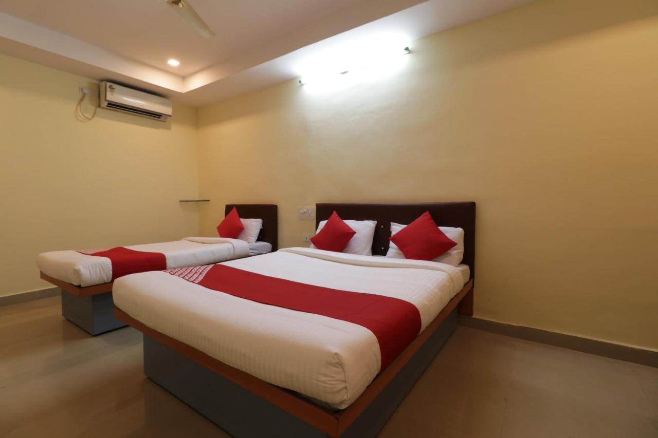 Oyo 29259 Hotel Rama Royal Nellore Kültér fotó