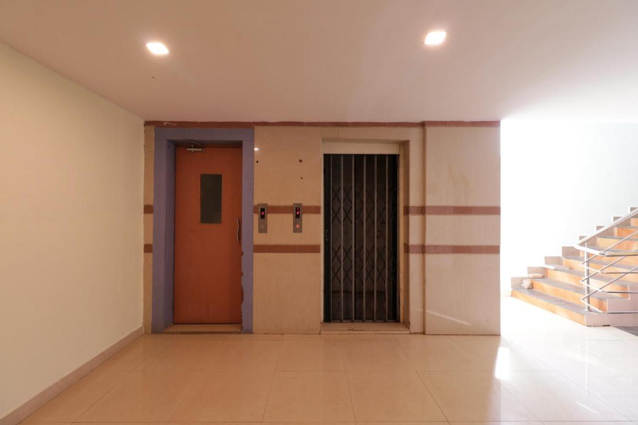 Oyo 29259 Hotel Rama Royal Nellore Kültér fotó